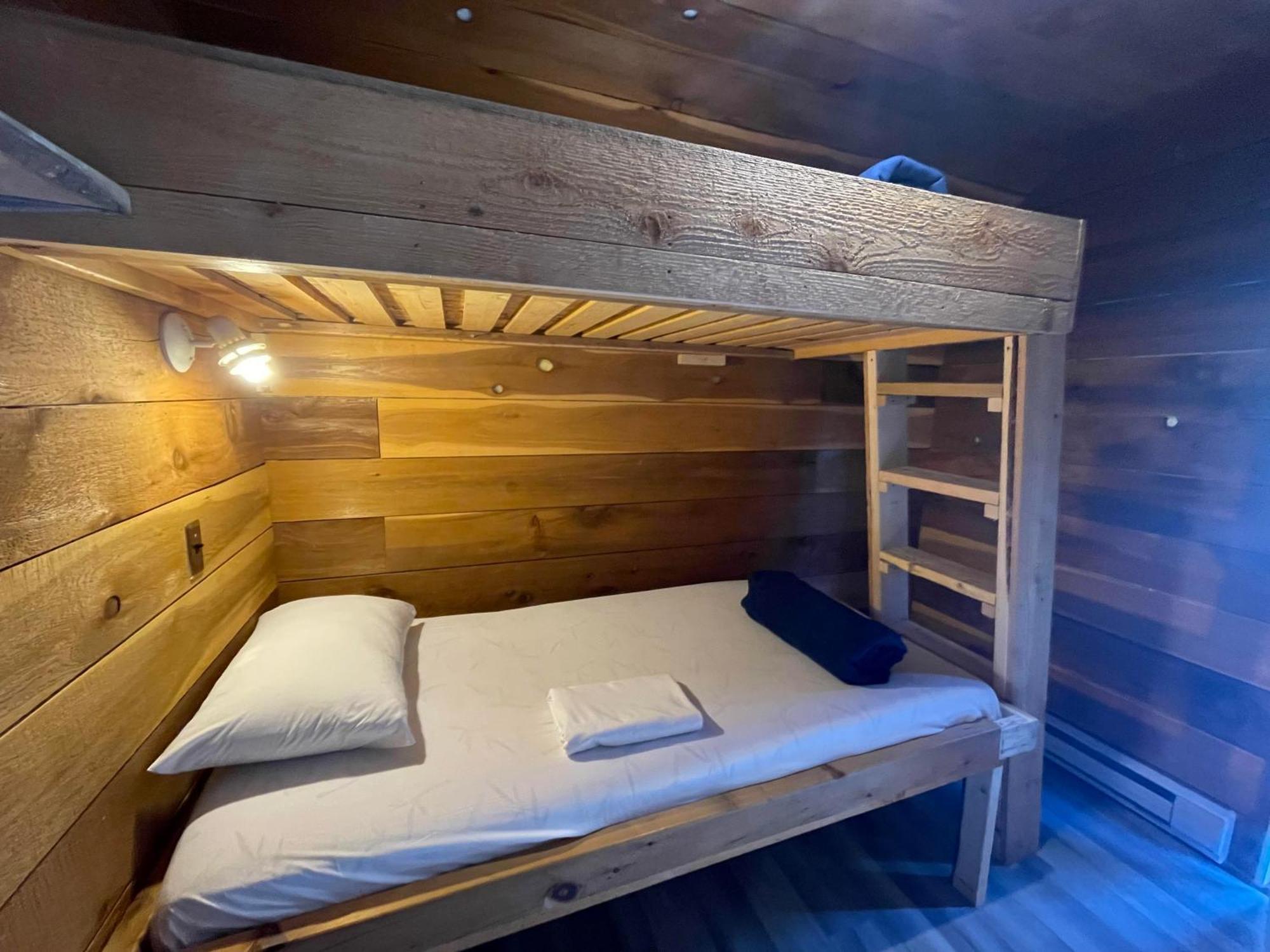 The Hiker Huts Hotel Порт Ренфрю Екстериор снимка